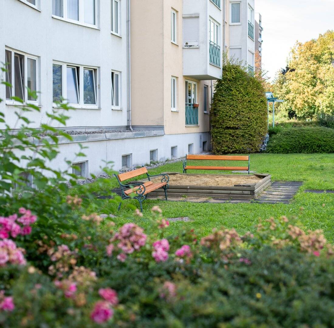 Well laid-out apartment with underground parking space (second elevator floor) in a quiet location