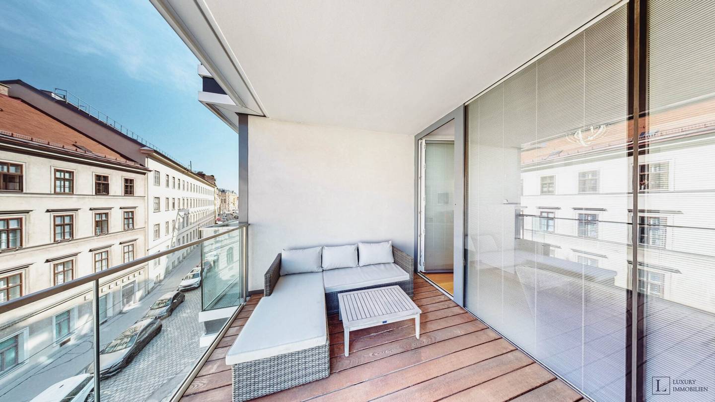 Bright, furnished 3-room corner apartment in The Ambassy