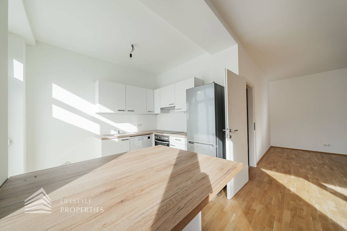 Sensational 3-room Apartment with Balcony