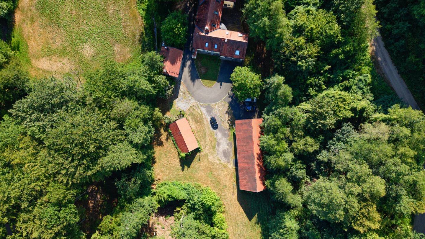 PRACHTVOLLES JAGDANWESEN | IDYLLISCHE ANLAGE IM WIENERWALD