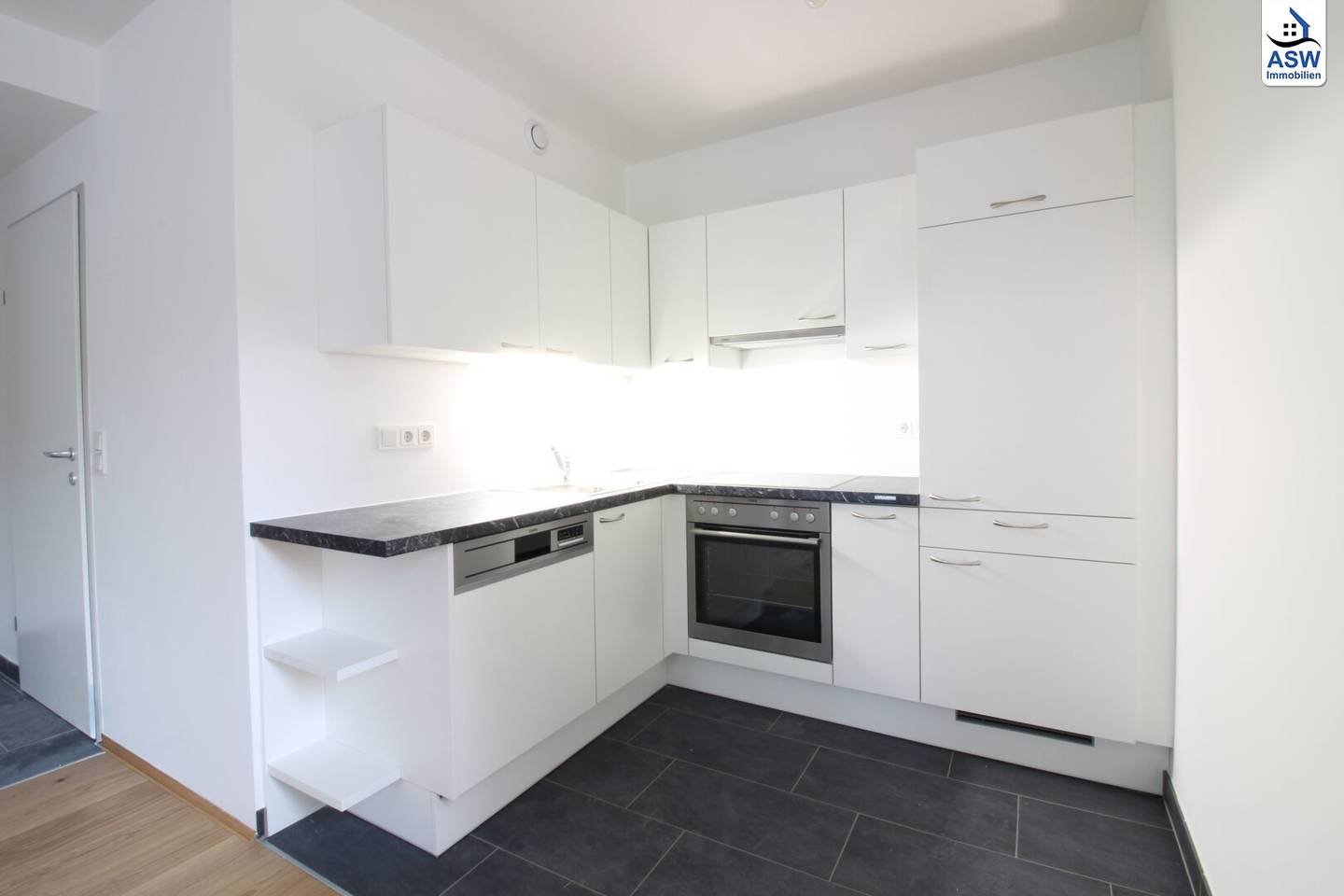 Exquisite 2-room apartment with loggia