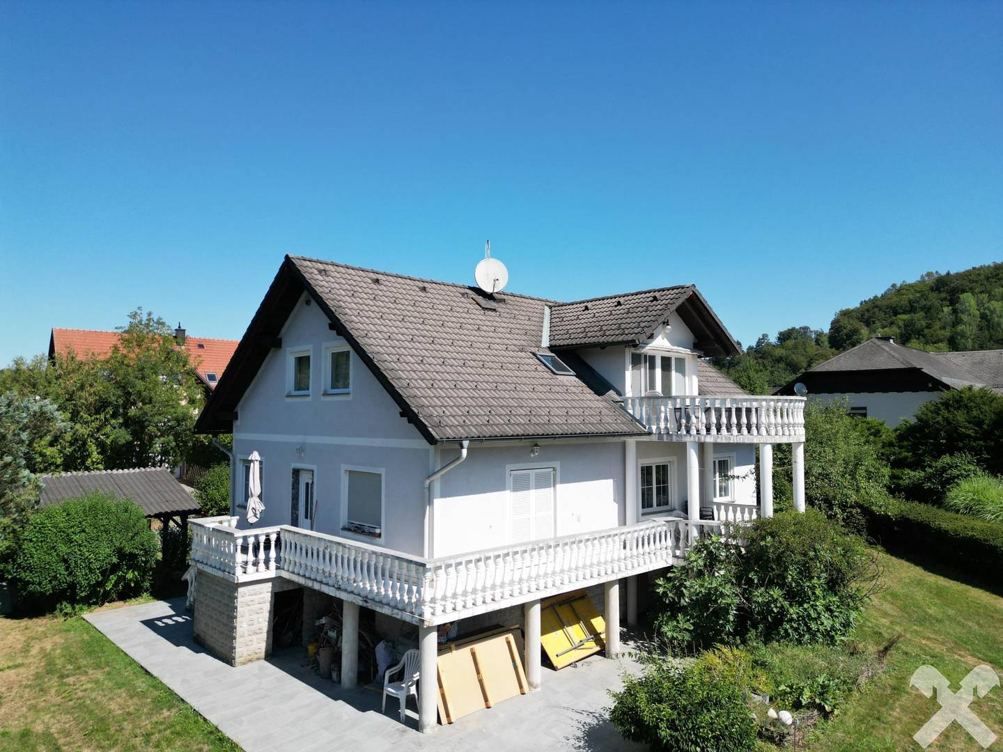 Großzügige Familienwohnung ruhig im Grünen mit Garage