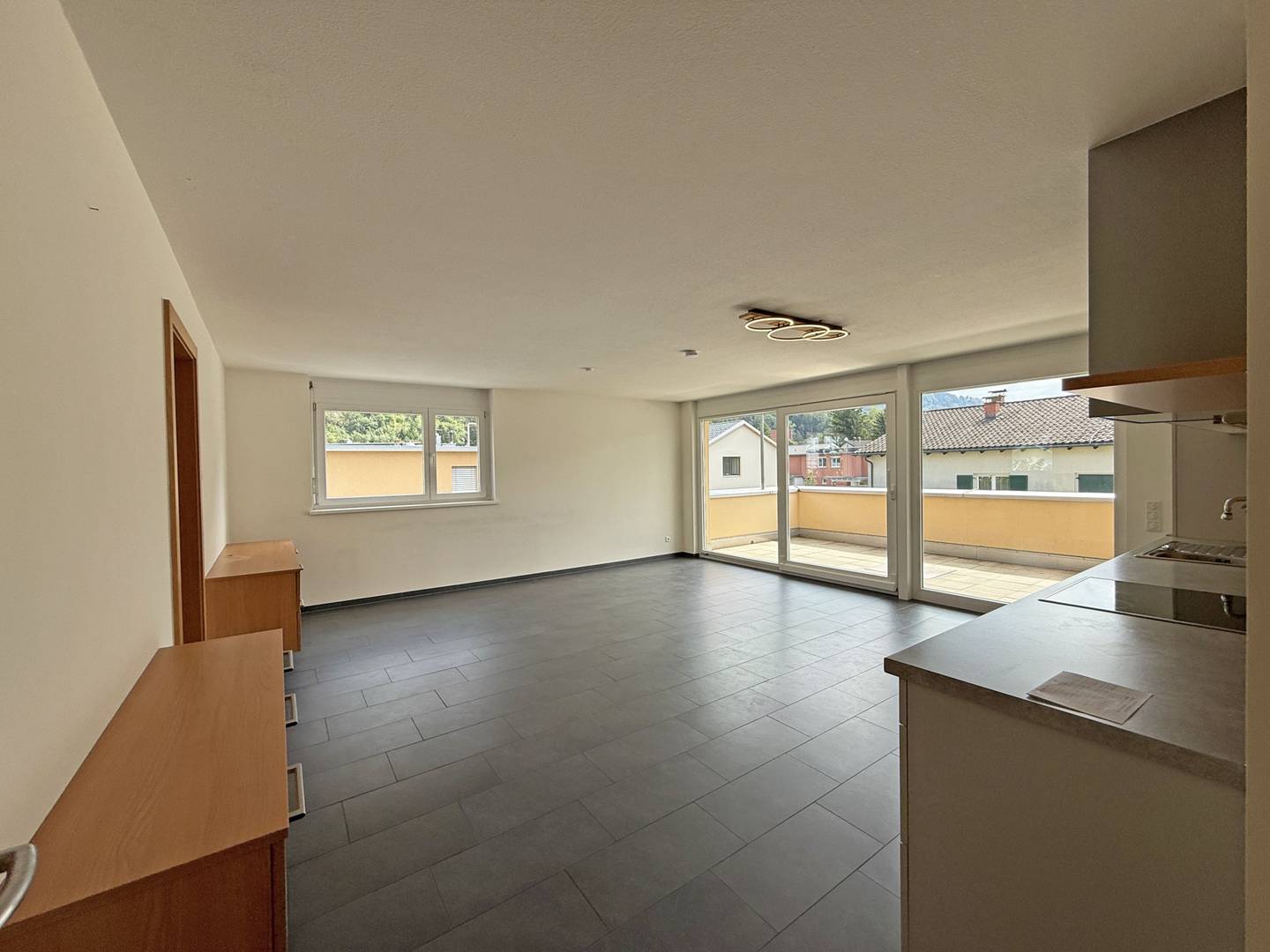 Südlich ausgerichtete Wohnung mit Terrasse und Carport