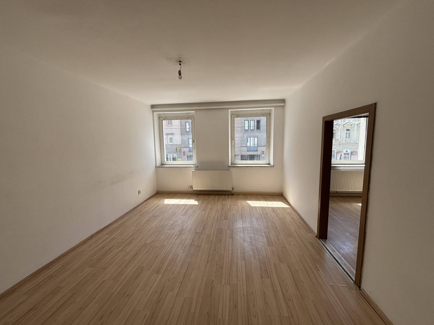 Renovierungsbedürftige Wohnung nahe Unionkreuzung mit guter Infrastruktur
