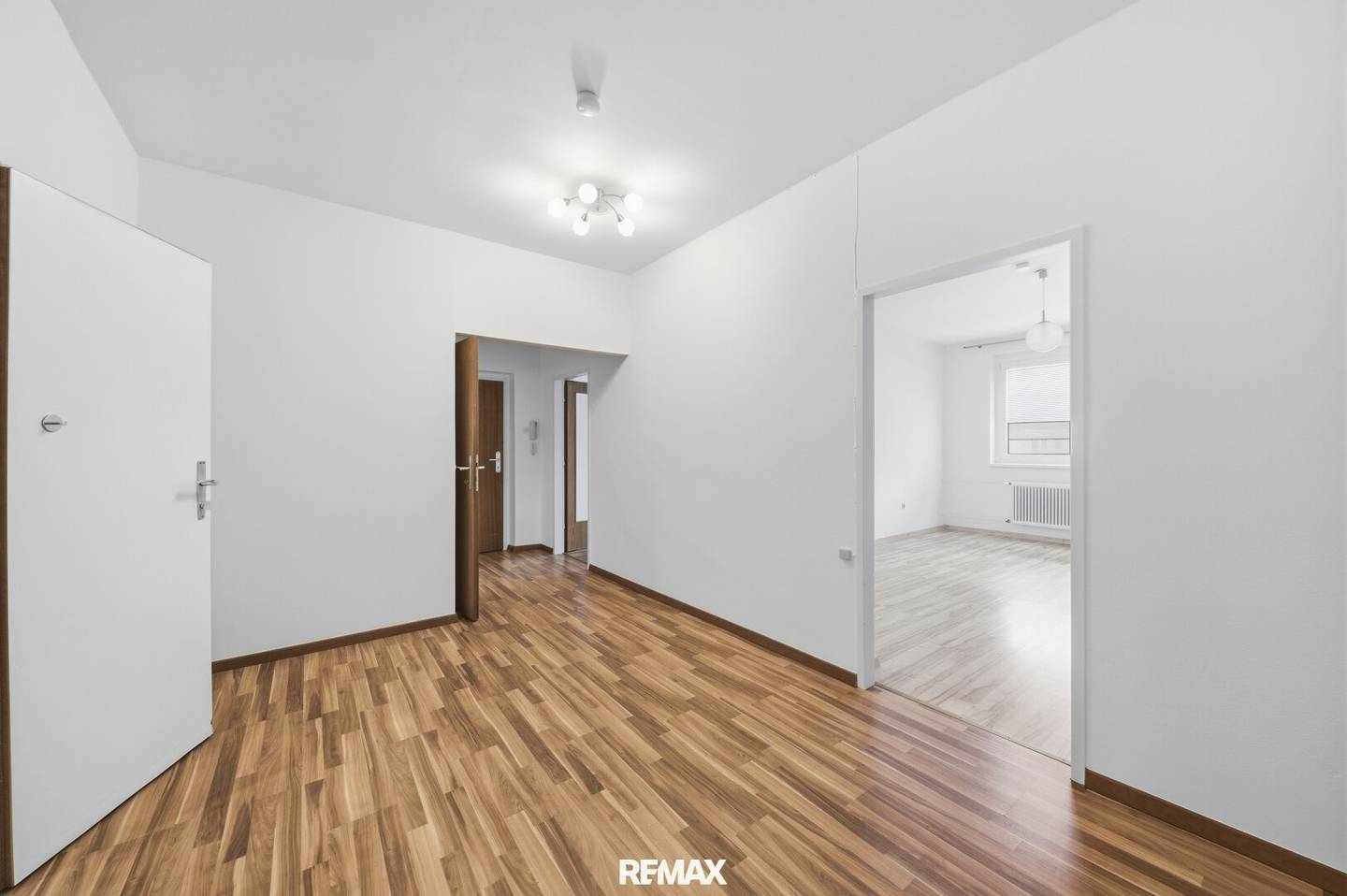 Spacious 3-room apartment with loggia in family-friendly location of Krems an der Donau
