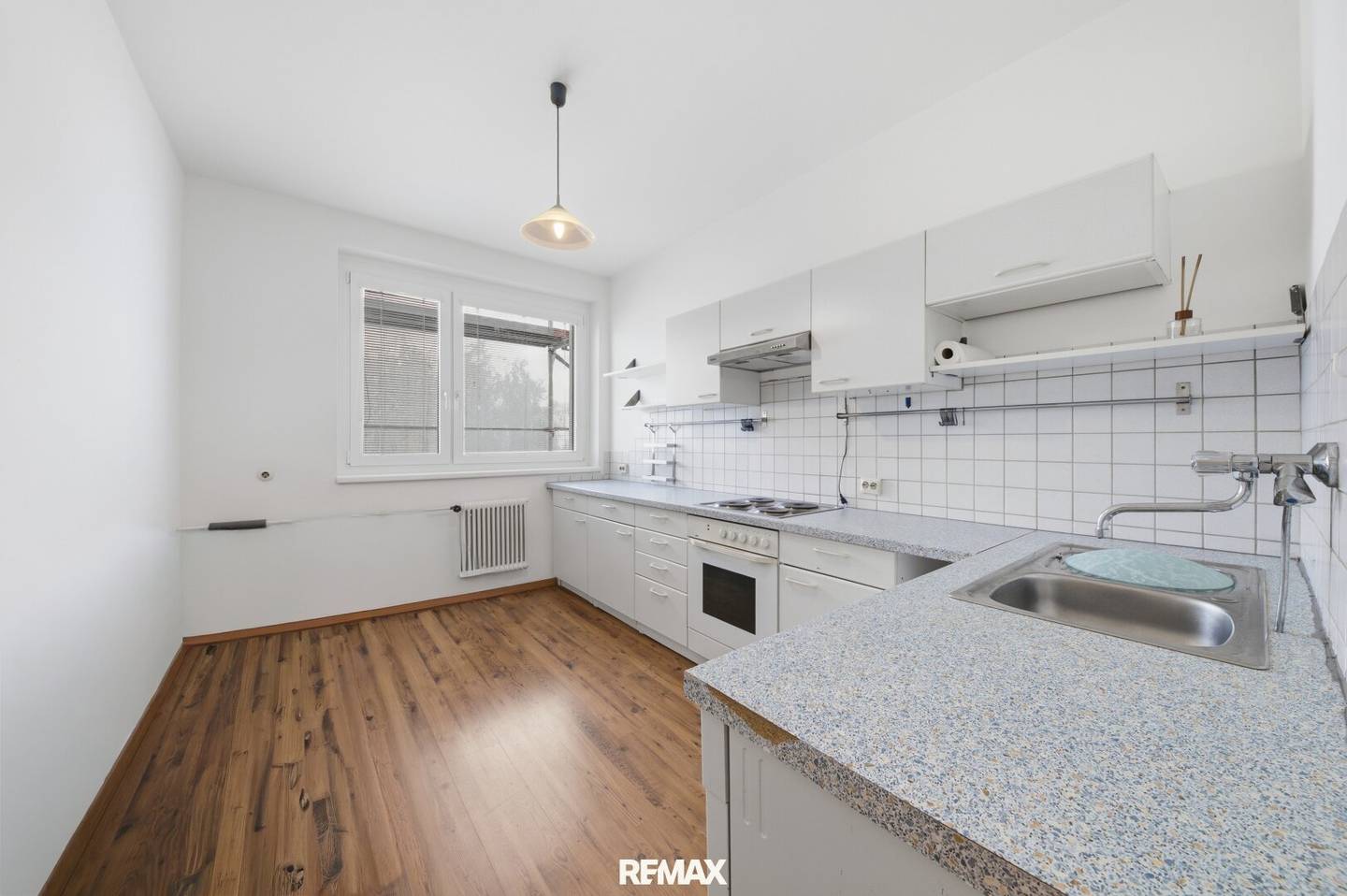 Spacious 3-room apartment with loggia in family-friendly location of Krems an der Donau