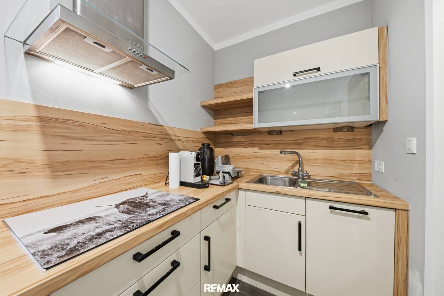 Centrally located 4-room rental apartment with terrace and garage space in Korneuburg