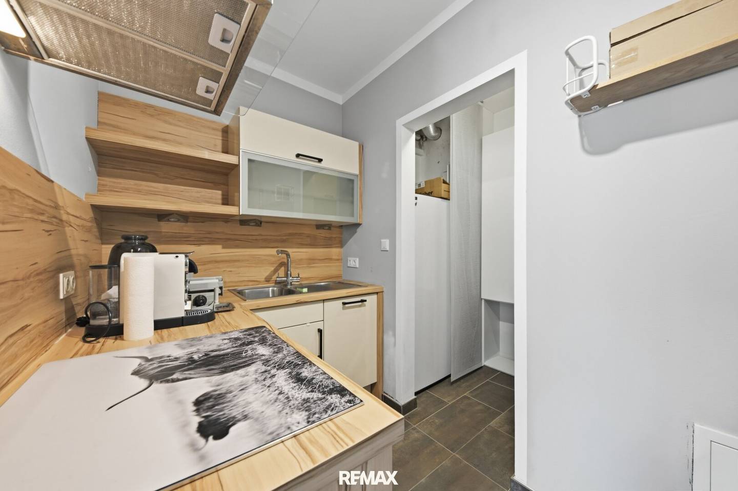 Centrally located 4-room rental apartment with terrace and garage space in Korneuburg