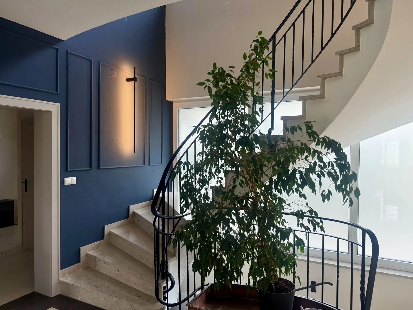 Architektenhaus mit Bergblick &amp; außergewöhnlicher Privatsphäre  --  diskrete Vermarktung
