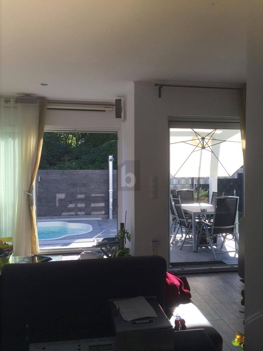 Saltwater pool and garden Family apartment in a quiet setting
