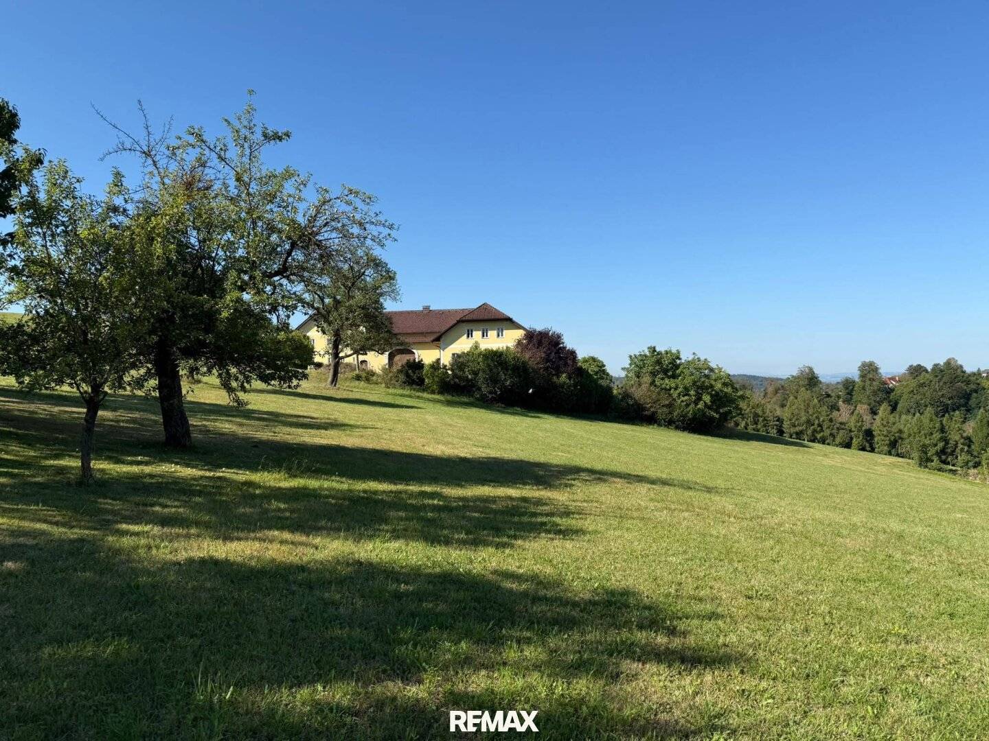 Close-to-nature living at Pöstlingberg with distant view to the south-west
