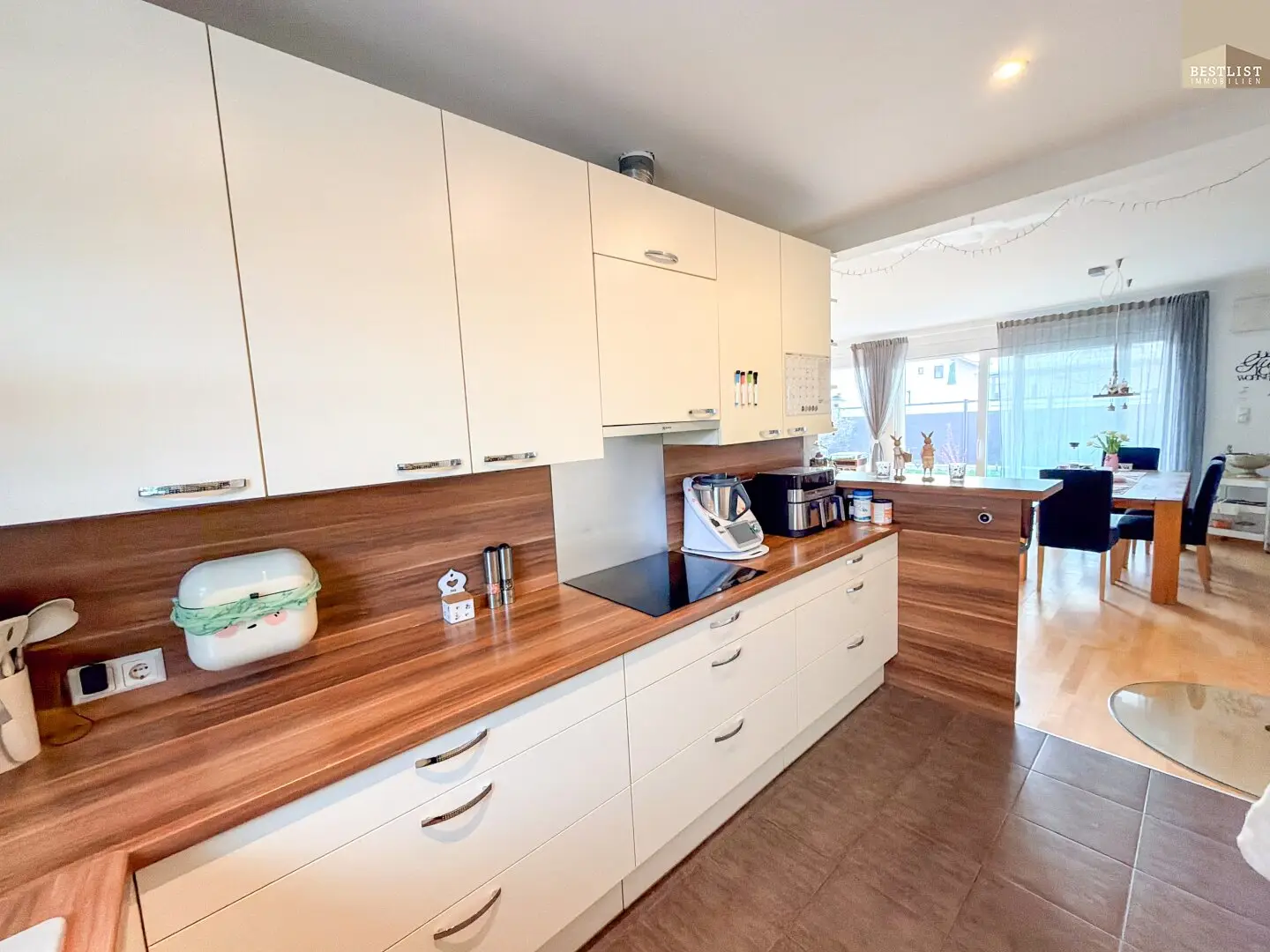 Modern semi-detached house in Gumpoldskirchen, 5 rooms, balcony, carport, underfloor heating