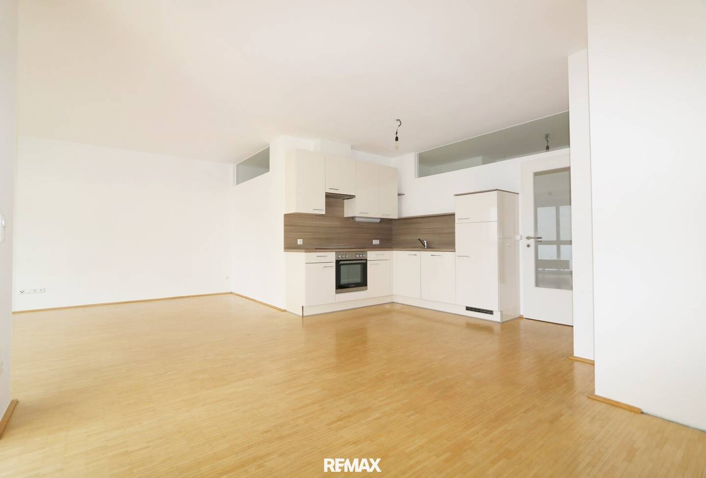 Bright and barrier-free rental apartment with plenty of space in Lichtenegg