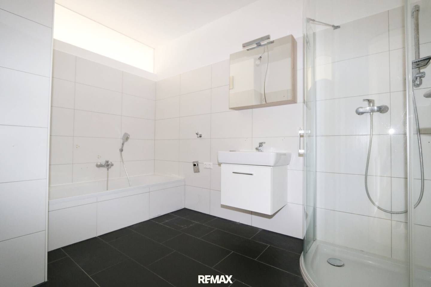 Bright and barrier-free rental apartment with plenty of space in Lichtenegg