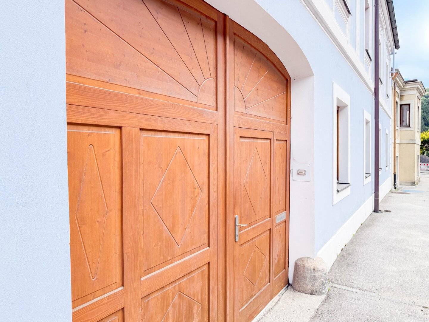 Zinshaus mit 5 Wohneinheiten zu verkaufen!