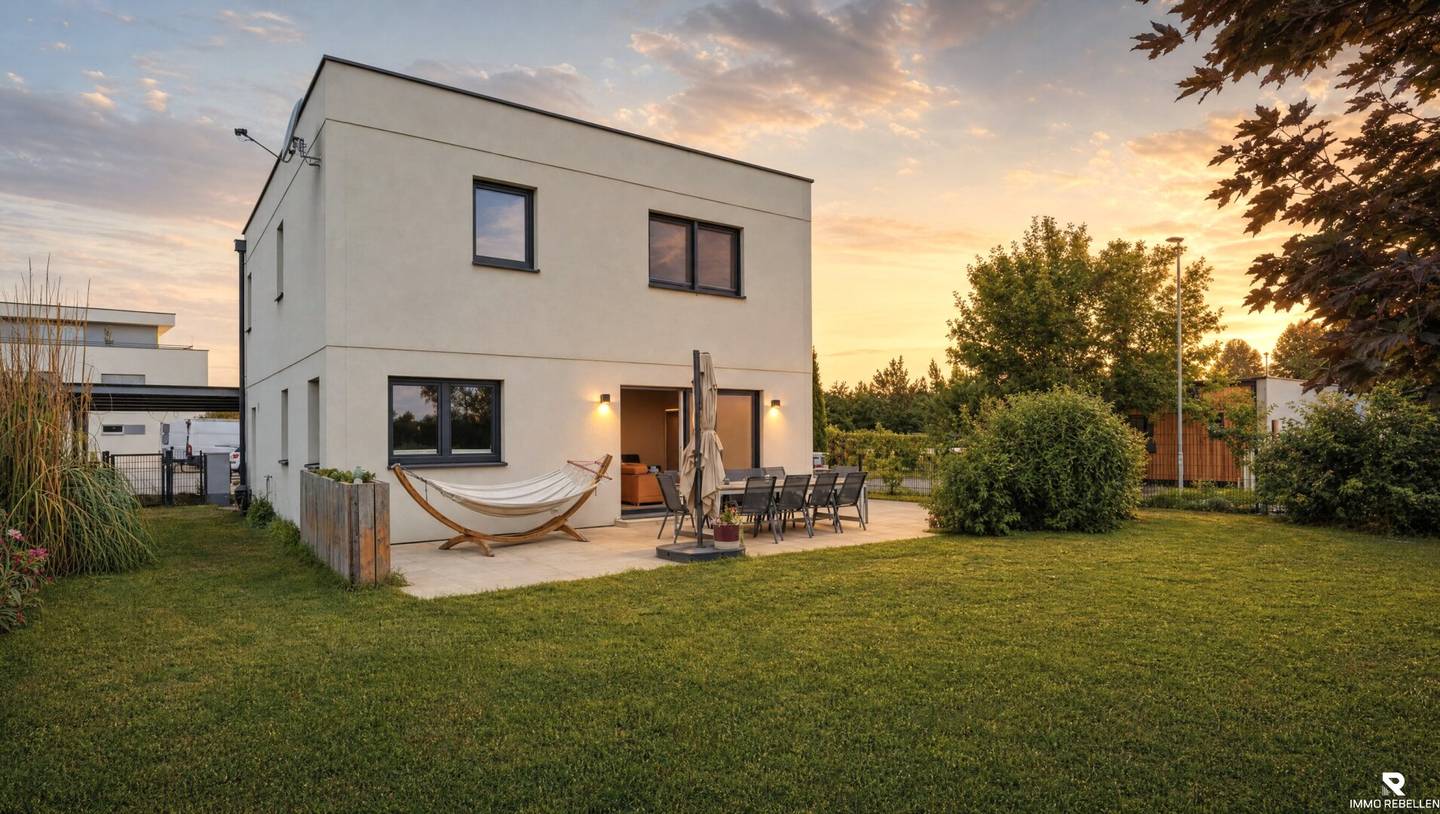 Modern single-family house with private lake access and PV preparation