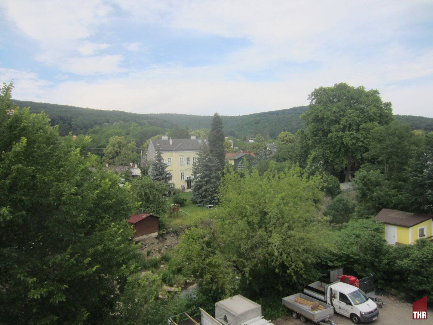 Büro in Frequenzlage mit Grünblick, angrenzend dem 14. Bezirk.