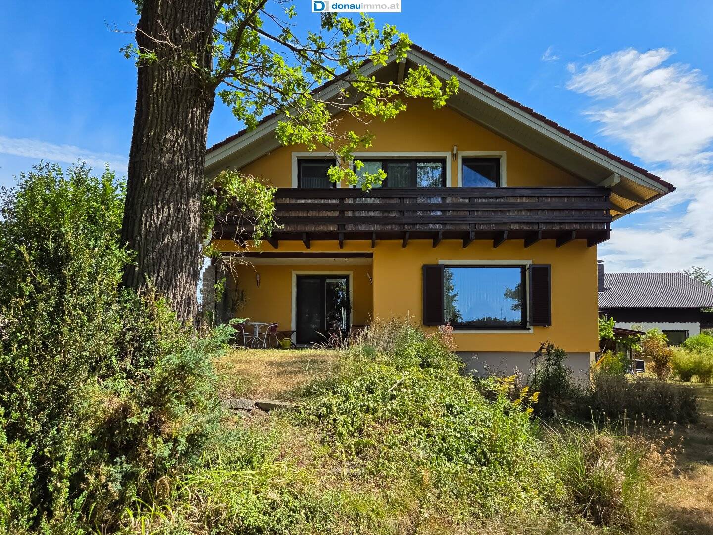 Quiet living with plenty of space and a beautiful view