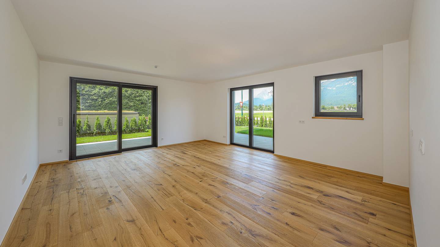 Ground floor apartment with private garden and panoramic view
