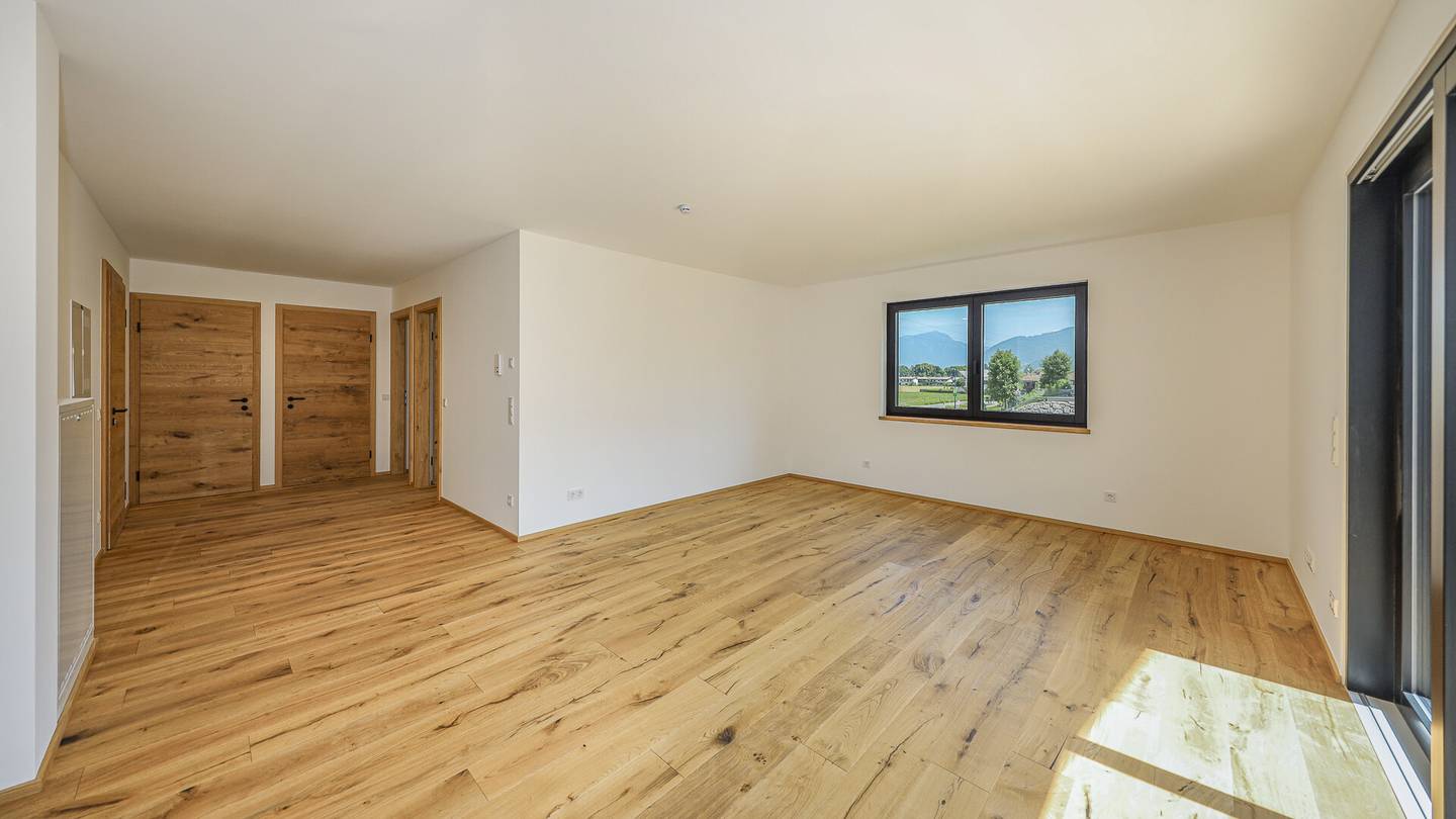 Bright Wohnung with panoramic mountain view and terrace