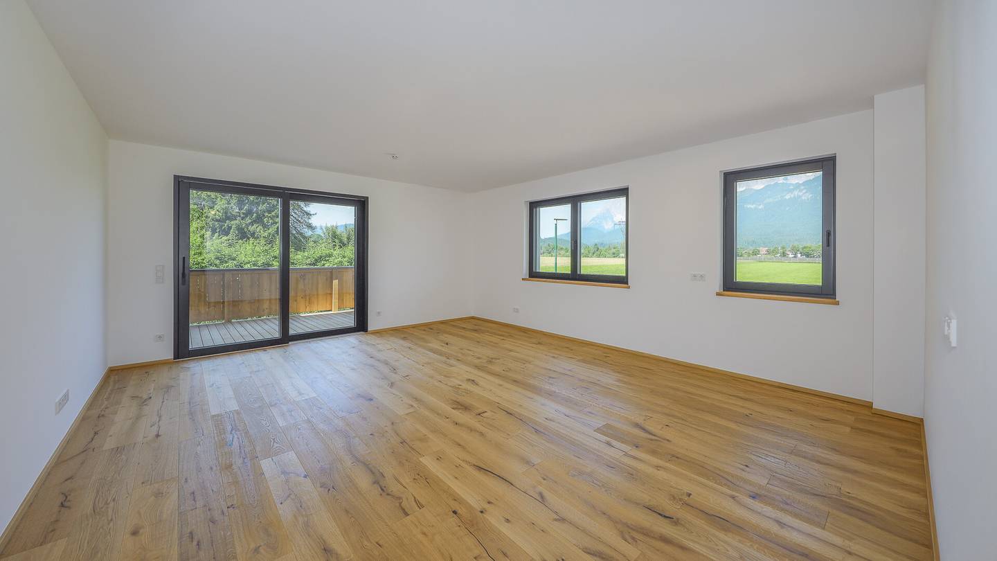 Exclusive apartment with panoramic mountain view and terrace