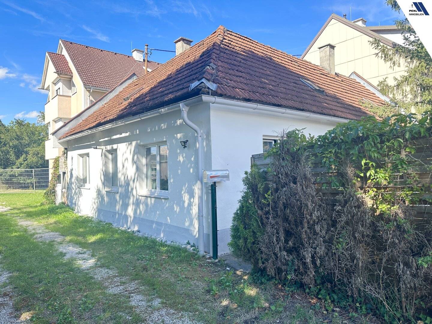 TRAUN: PLOT WITH EXISTING BUILDING – LIVE, WORK OR REDESIGN