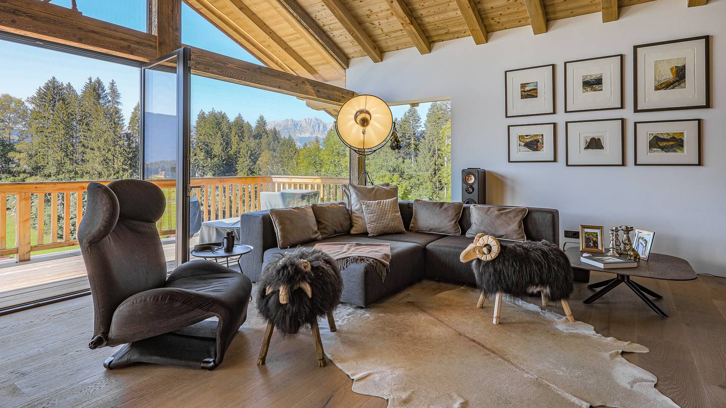 Quiet apartment by Schwarzsee with private spa