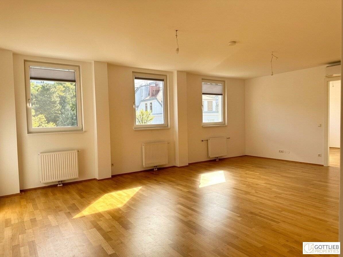Prime location near Glanzing Perfectly laid out 3-room terrace apartment in green quiet location with optional garage parking space