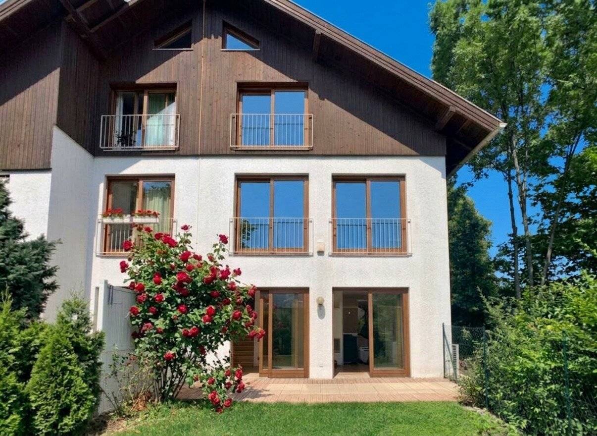 Spacious, well maintained semi-detached house with garden in Währing green quiet location