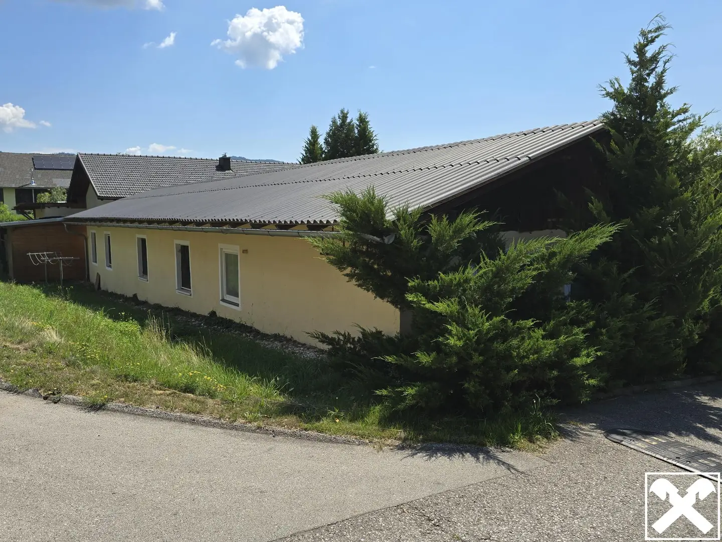 Investment apartment in a green location with expandable grounds