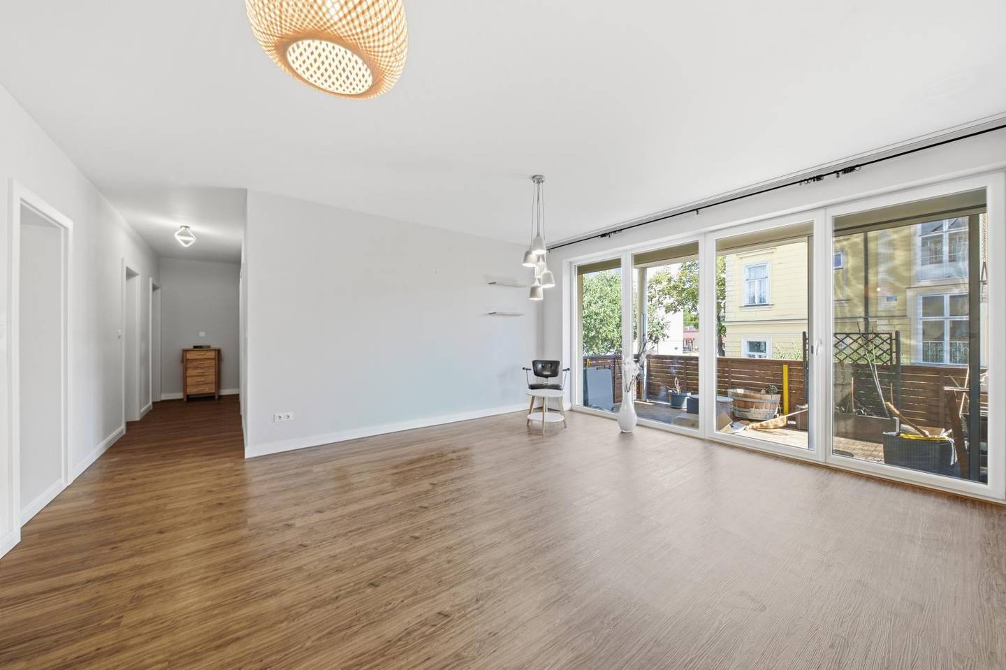 Sonnige Wohnung mit Terrasse und Tiefgaragenplatz
