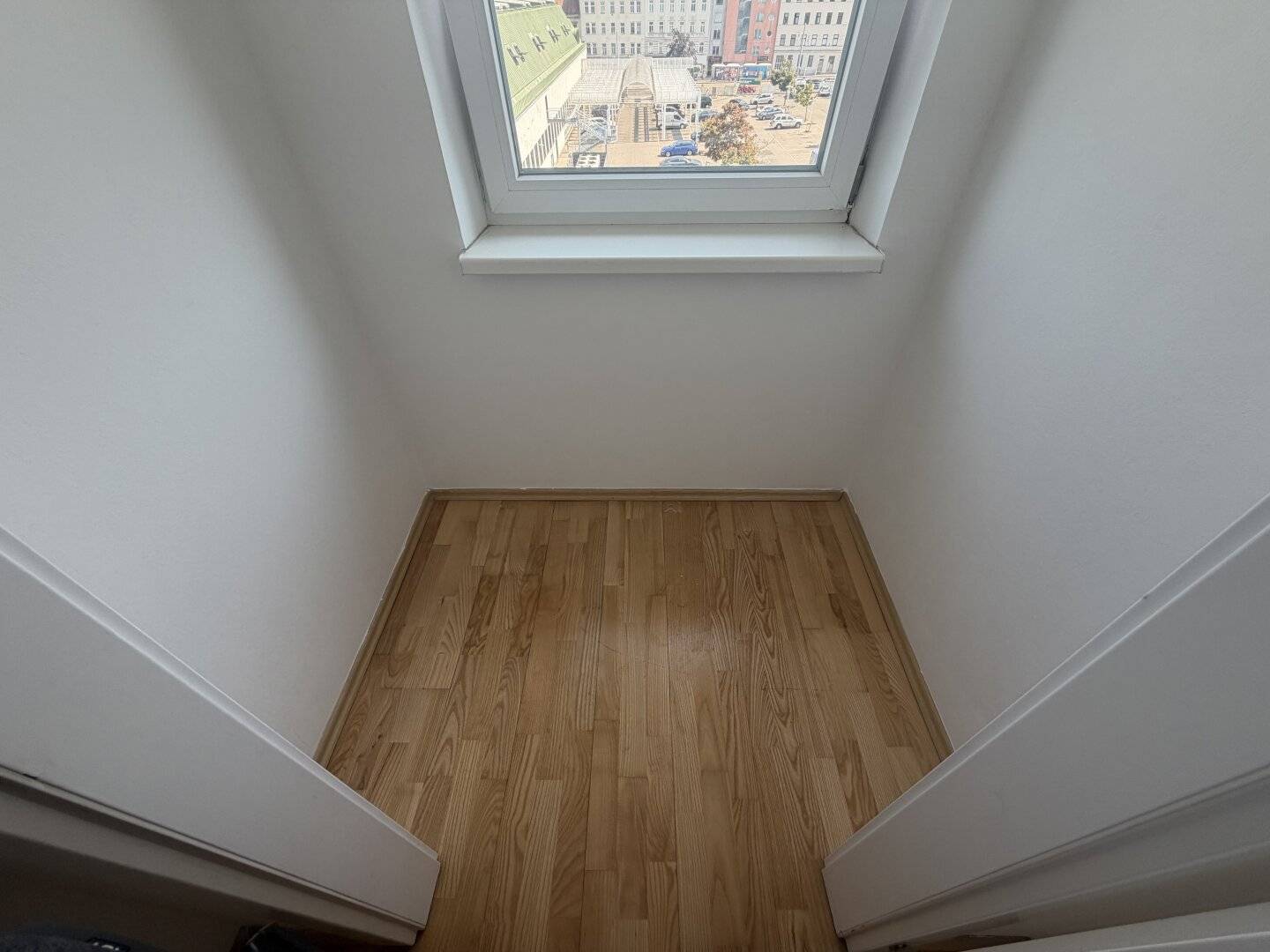 Comfortable 2-room apartment | fixed-term I Near Central Station I available immediately