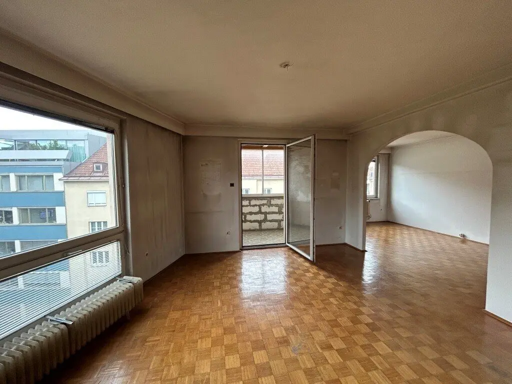 Wohnung mit Loggia im 6.Liftstock nahe der Wiener Innenstadt