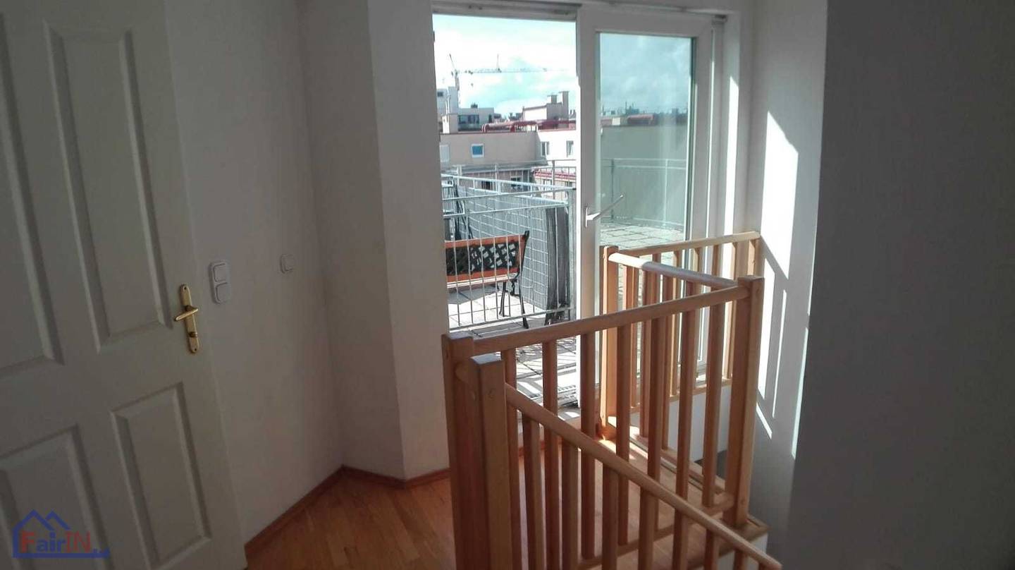 Like-new 3-room maisonette with terrace available for rent immediately