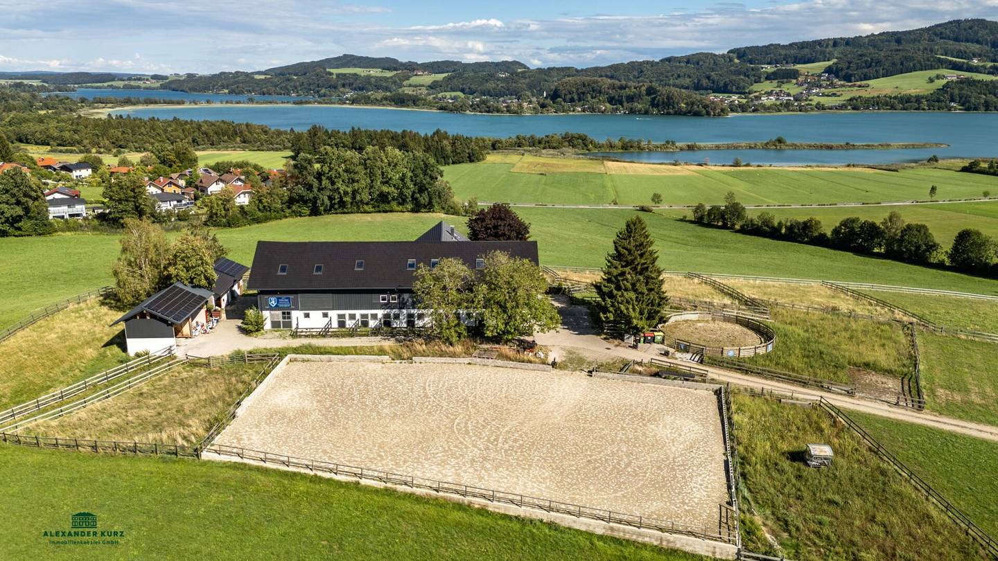 Exklusive REITERHOF in einzigartiger Alleinlage im Salzburger Seenland