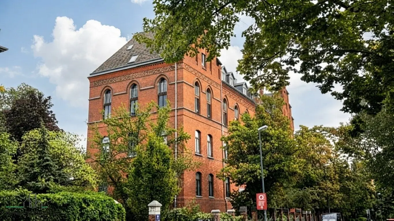 Rented condominium in historic building in Vienna!