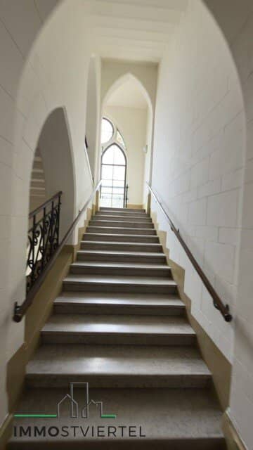 Rented condominium in historic building in Vienna!