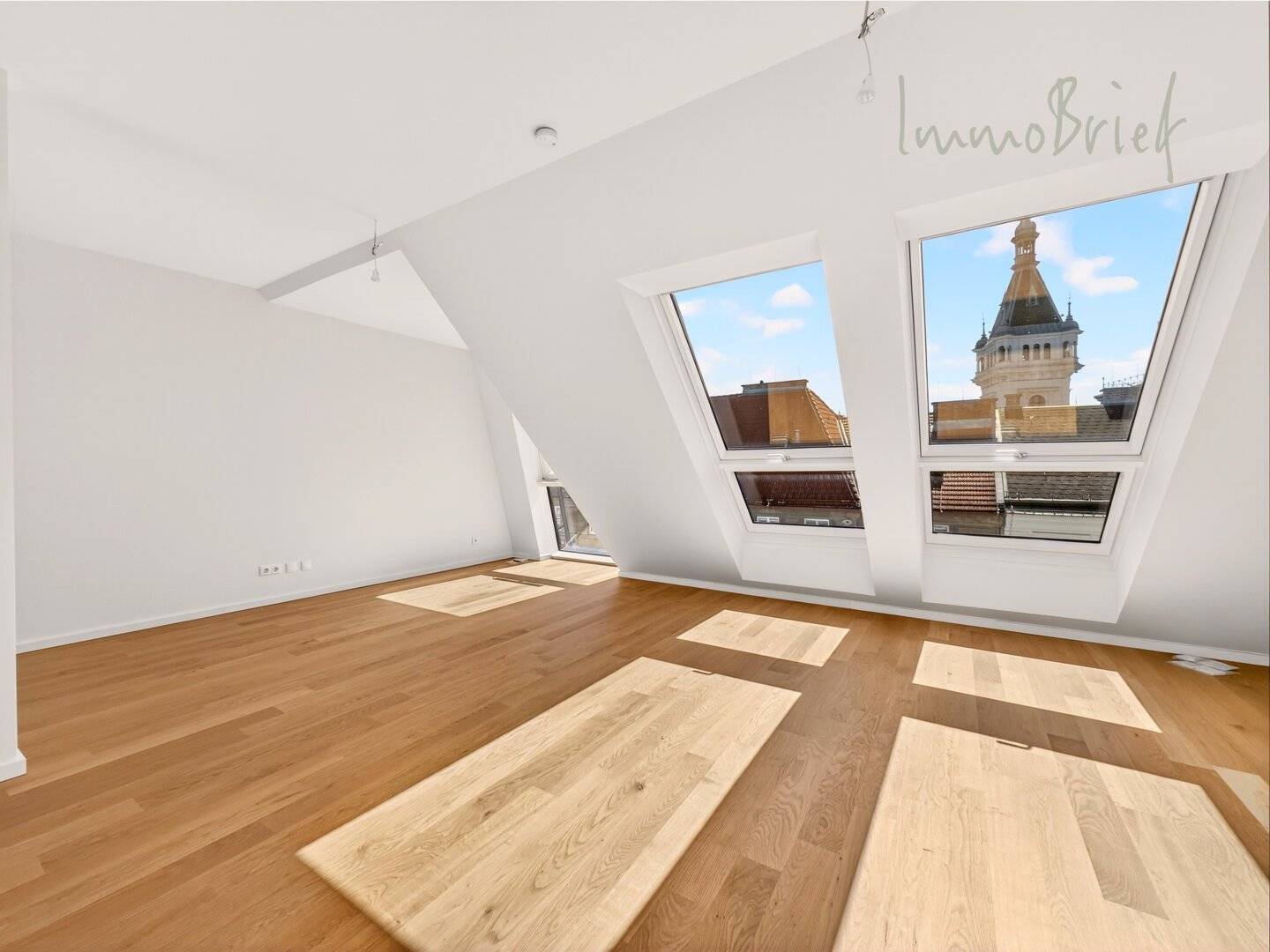 Provisionsfreie, traumhafte Dachgeschosswohnung mit umfangreicher Ausstattung - Nähe Kutschkermarkt