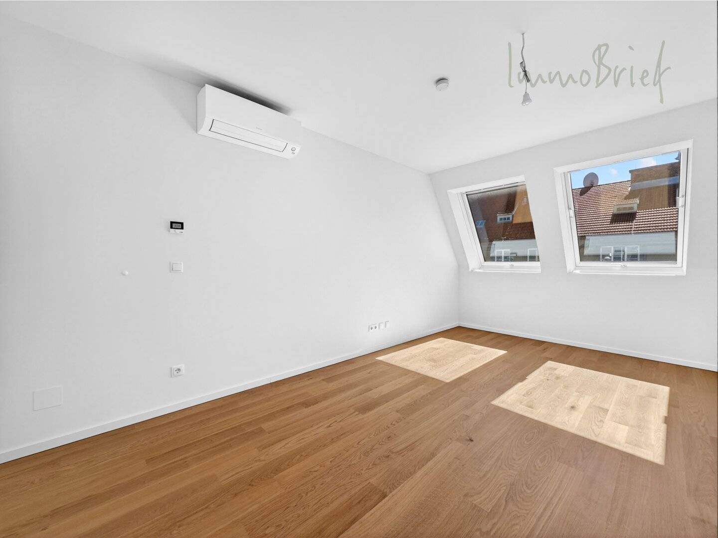 Provisionsfreie, traumhafte Dachgeschosswohnung mit umfangreicher Ausstattung - Nähe Kutschkermarkt