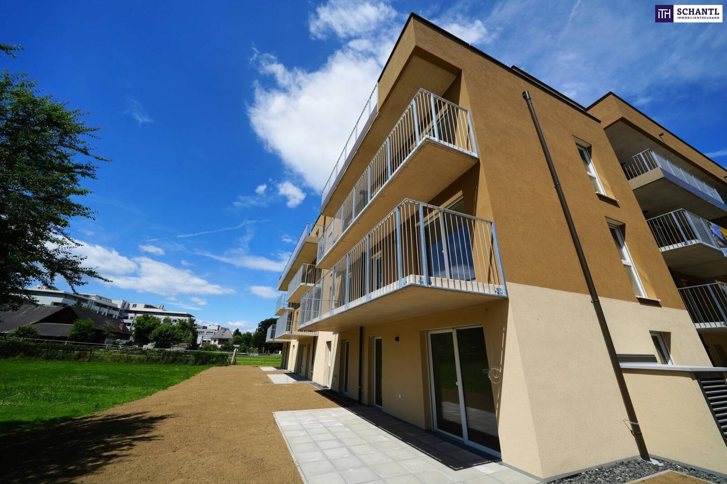 Move in and Feel at Home: Dream 2-room apartment with sunny balcony, upscale joiner kitchen and underground parking space – First occupancy in top location