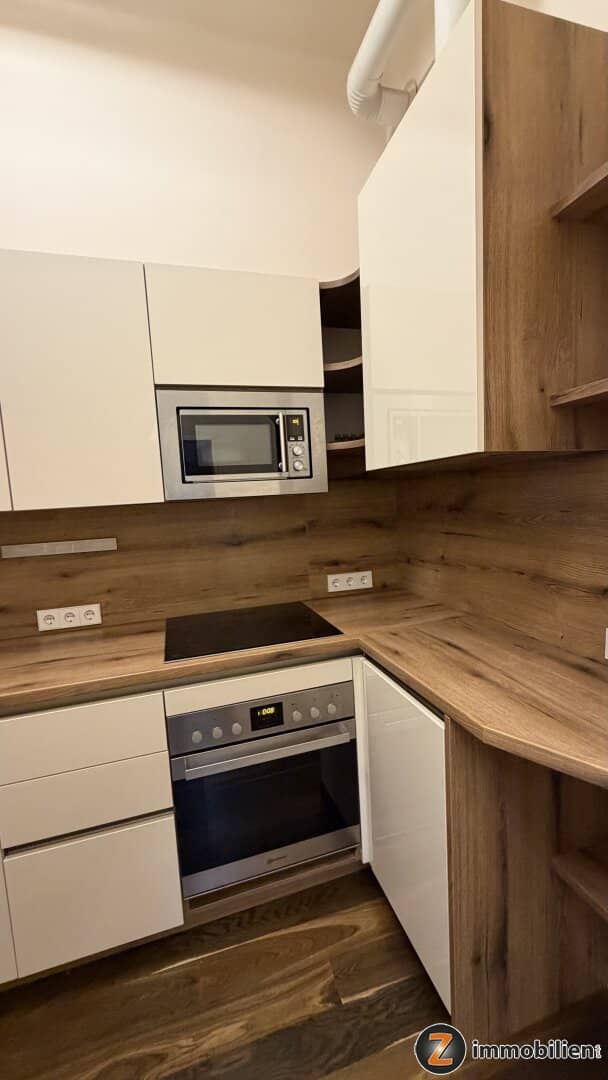Bright 2-room apartment in central location