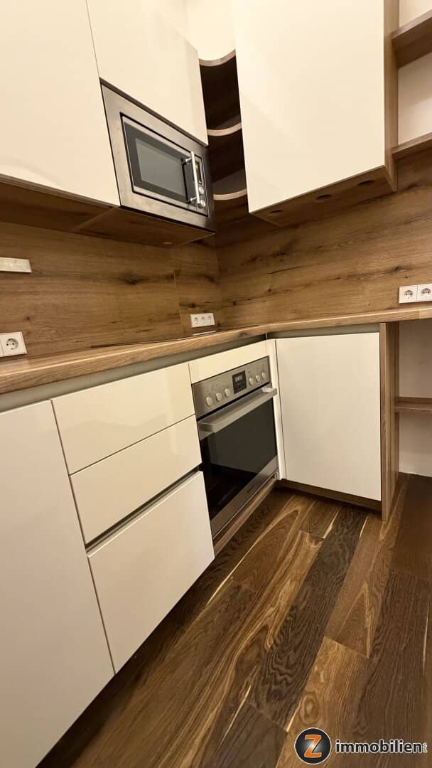Bright 2-room apartment in central location