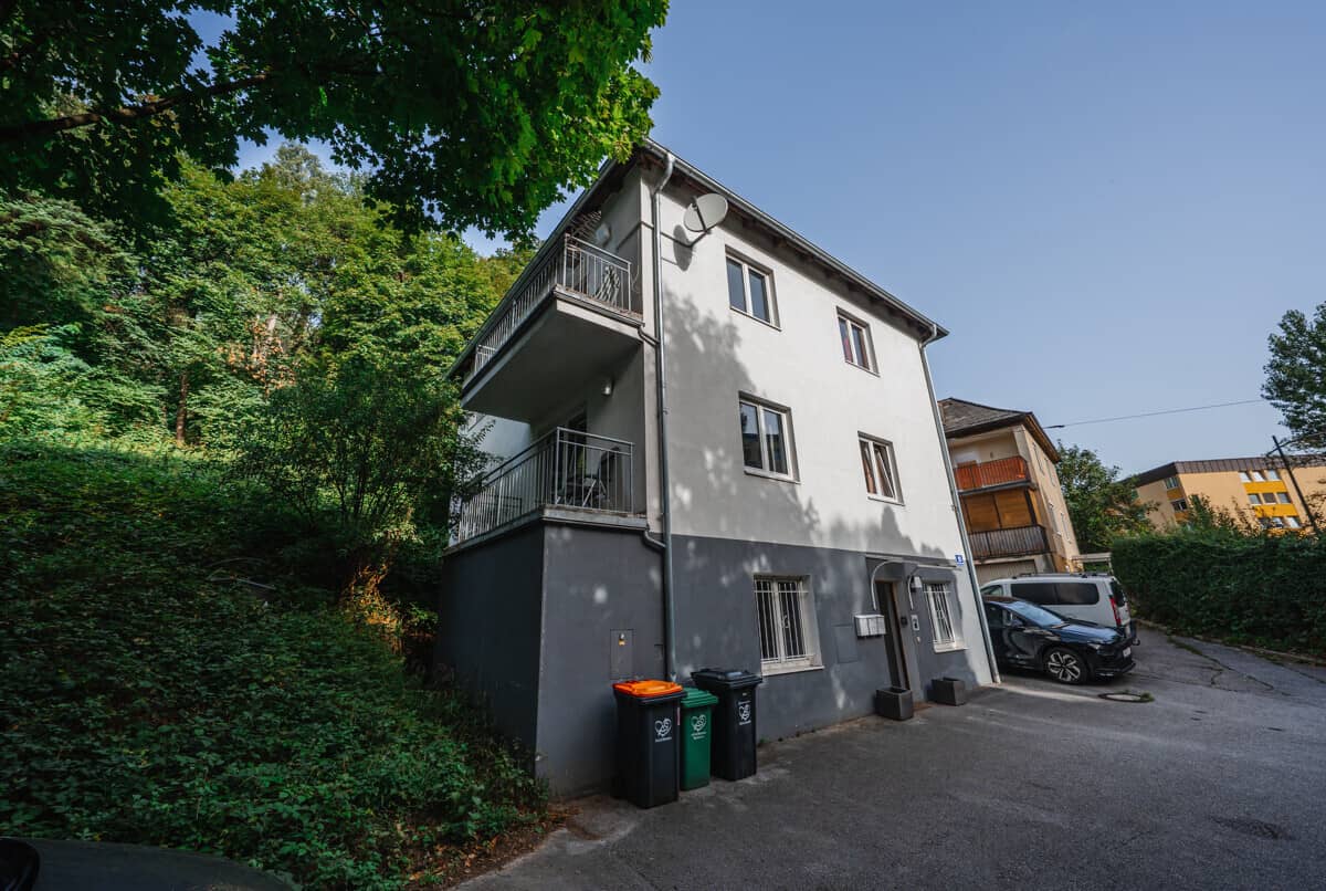 Investor apartment Anlegerwohnung in compact building near old town