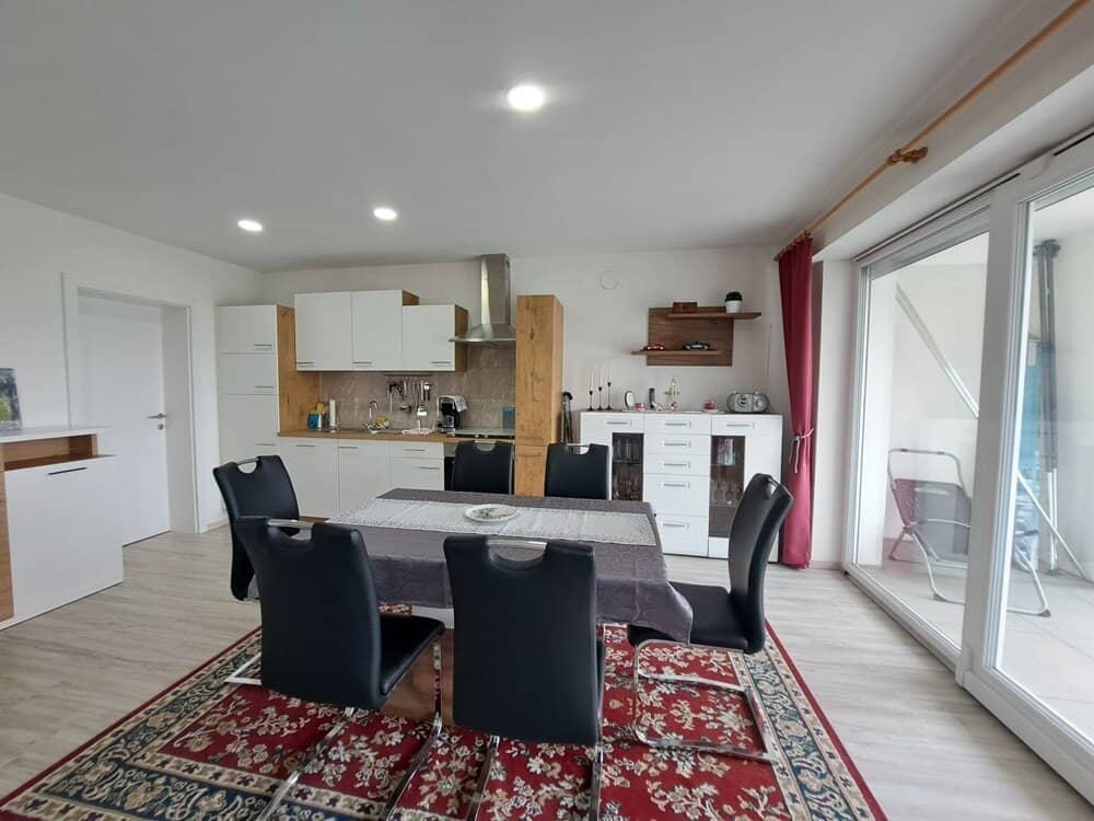 Exclusive 3-room apartment with loggia in a scenic location - Your new home awaits!
