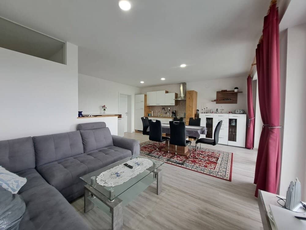 Exclusive 3-room apartment with loggia in a scenic location - Your new home awaits!