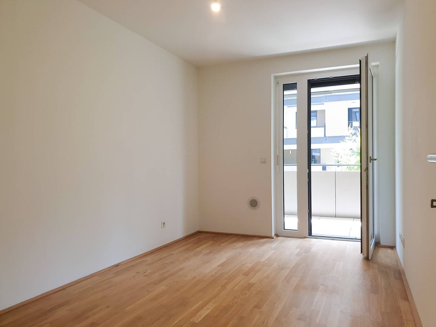 Helle Wohnung near Prater and Donaukanal with balcony