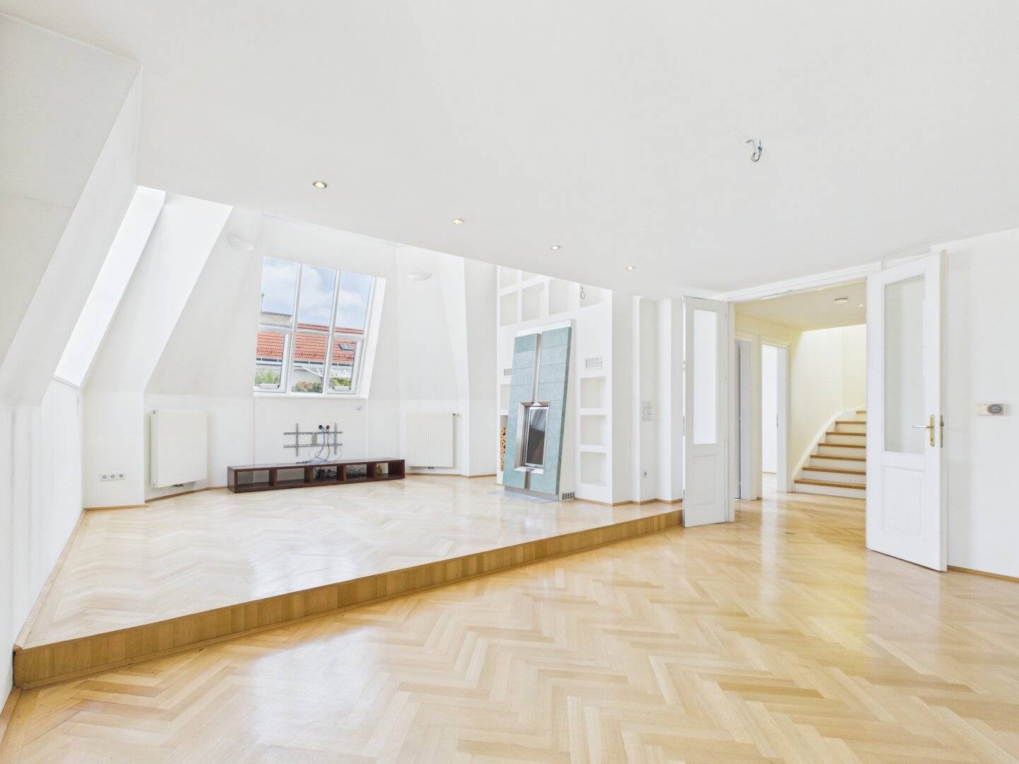 Außergewöhnliche 4-Zimmer-Dachgeschoss-Maisonette mit Terrasse und Kamin in 1040 Wien