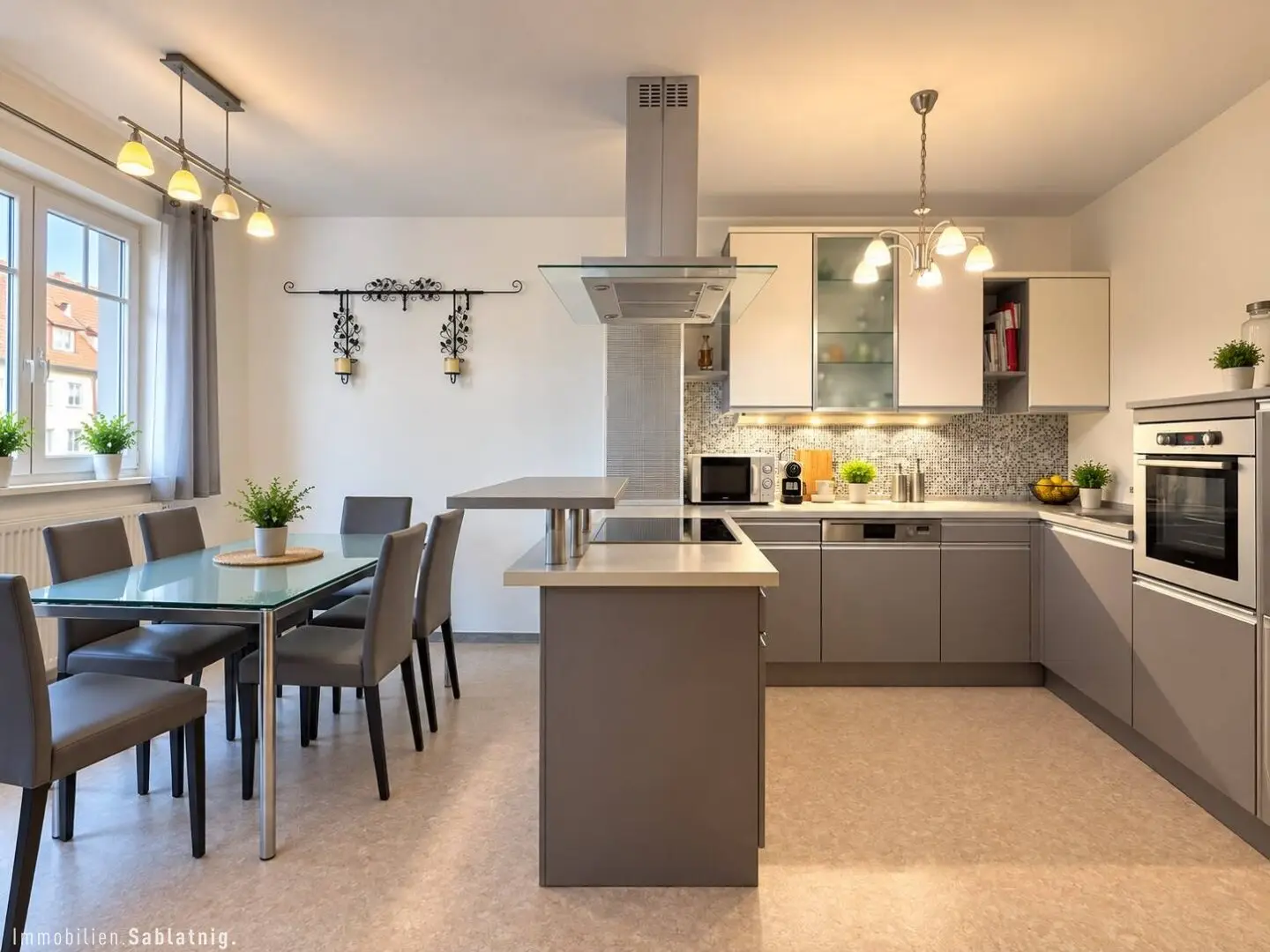 GEPFLEGTE 3-Zi-EG-WOHNUNG in Gänserndorf! Terrasse, Garage & Einbauküche!