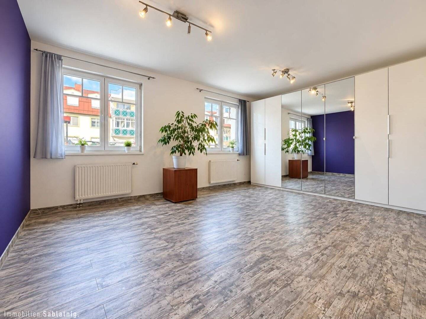 GEPFLEGTE 3-Zi-EG-WOHNUNG in Gänserndorf! Terrasse, Garage & Einbauküche!