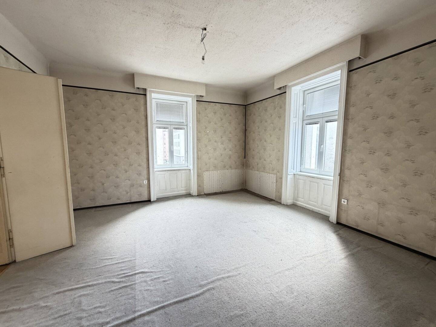 Sanierungsbedürftige 3,5 Zimmer-Wohnung im 2. Liftstock – viel Potenzial in gefragter Lage des 2. Bezirks